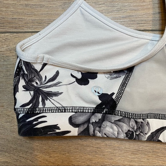 LULULEMON black and white floral Flow Y bra IV 6 - Picture 8 of 11